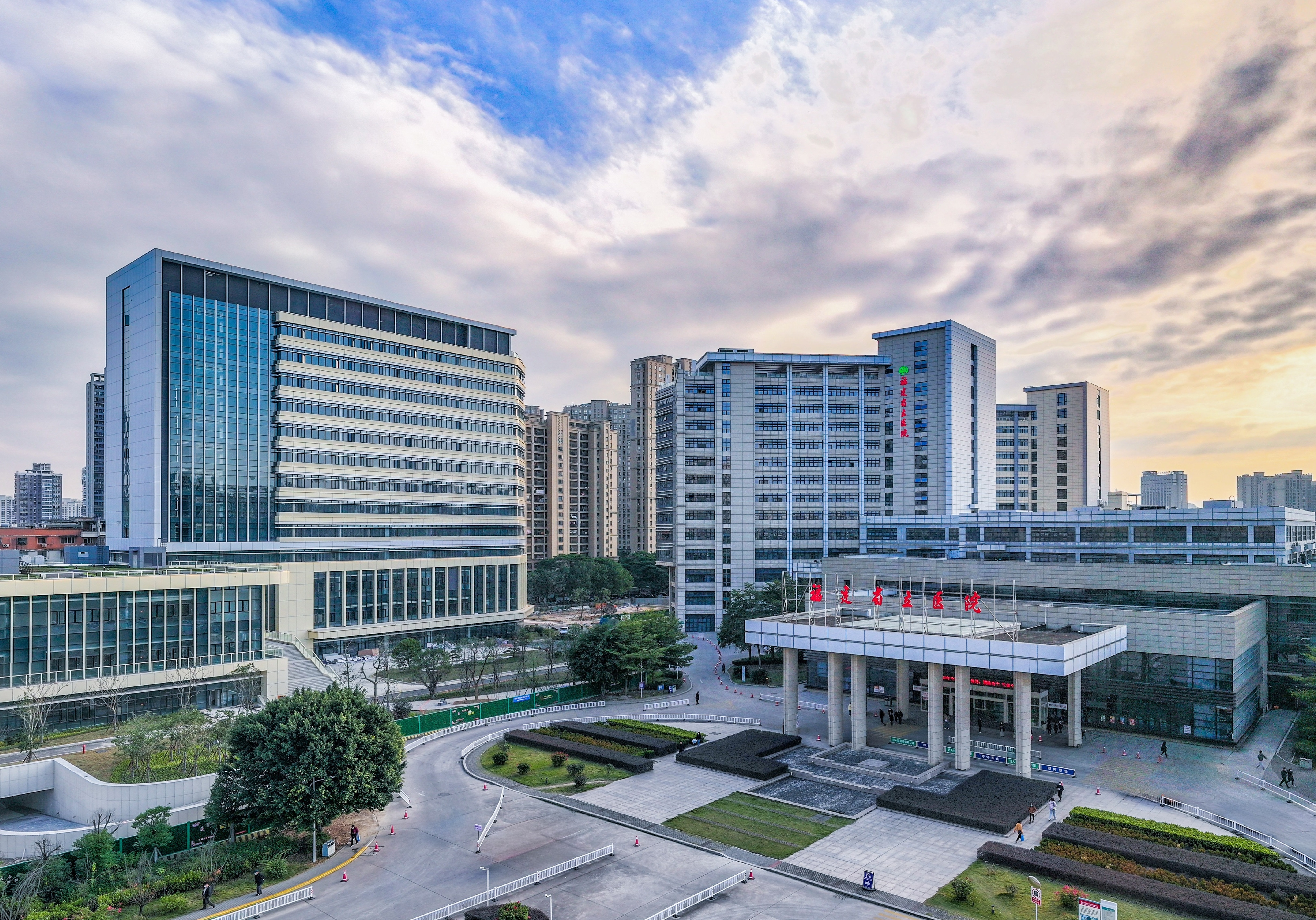 省立互聯(lián)網(wǎng)醫(yī)院“出海”！福州大學(xué)附屬省立醫(yī)院互聯(lián)網(wǎng)醫(yī)院完成首次中博跨境MDT會(huì)診